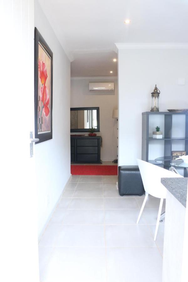 Millennium Body Guards Guesthouse Hartbeespoort Bagian luar foto